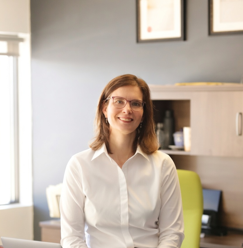 Portrait de Caroline Baillairgé, avocate et médiatrice familiale accréditée